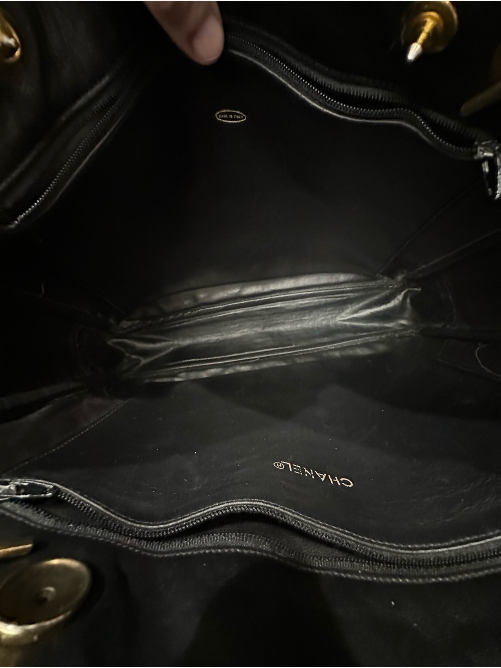 Vintage Chanel Black Lambskin Chain Tote Bag CC Medallion Quilted Trim | Italy - Picture 10 of 15